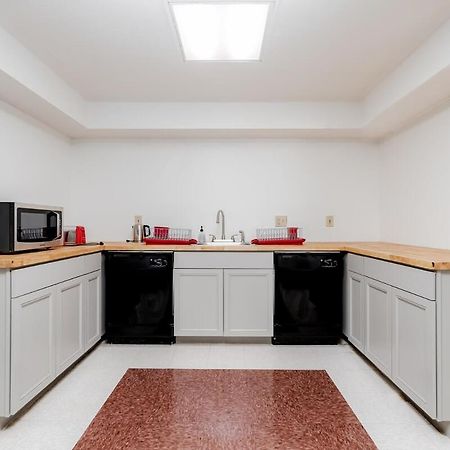 Cozysuites Cwe Stylish Queen With Microwave&Fridge Tower Grove Esterno foto