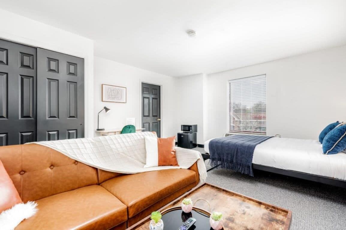 Cozysuites Cwe Stylish Queen With Microwave&Fridge Tower Grove Esterno foto