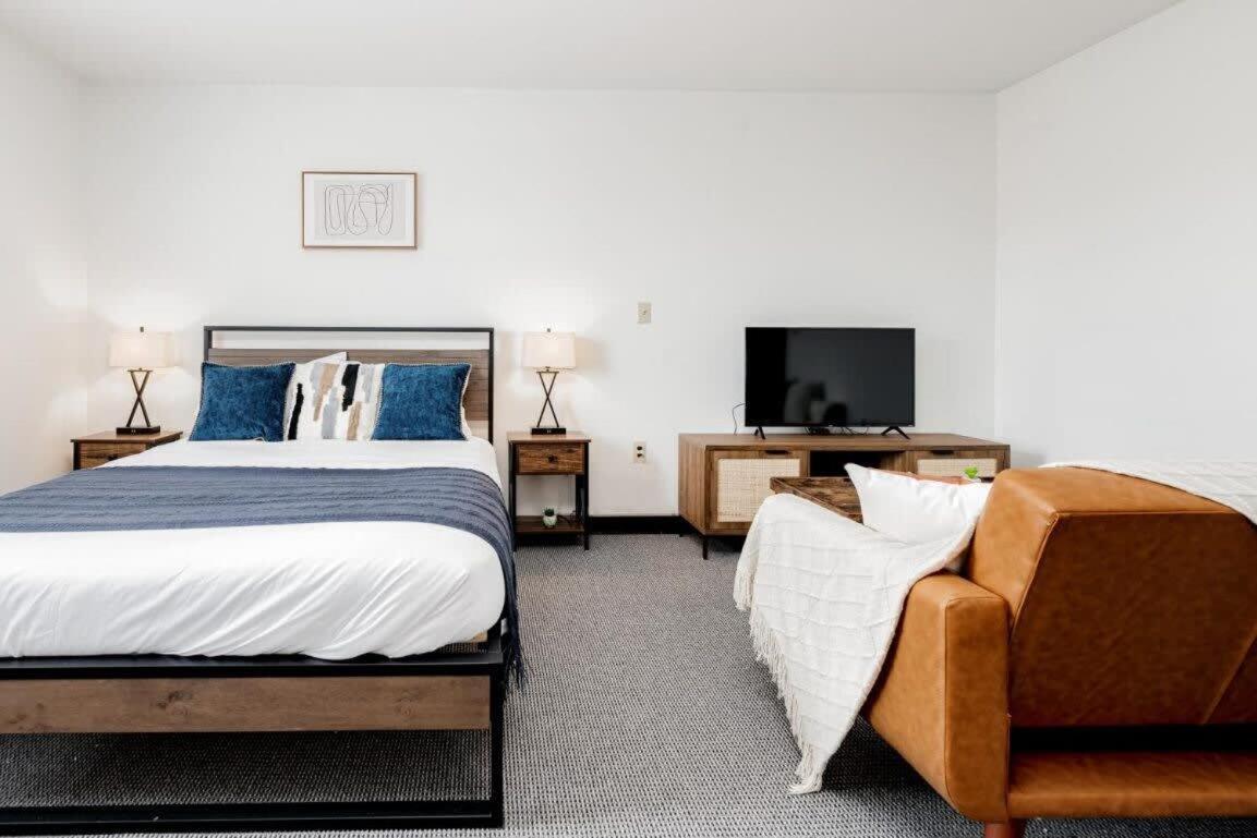 Cozysuites Cwe Stylish Queen With Microwave&Fridge Tower Grove Esterno foto