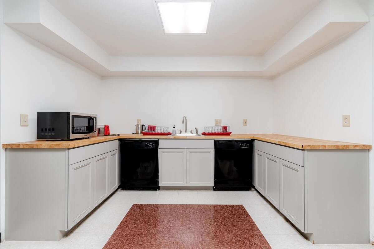 Cozysuites Cwe Stylish Queen With Microwave&Fridge Tower Grove Esterno foto