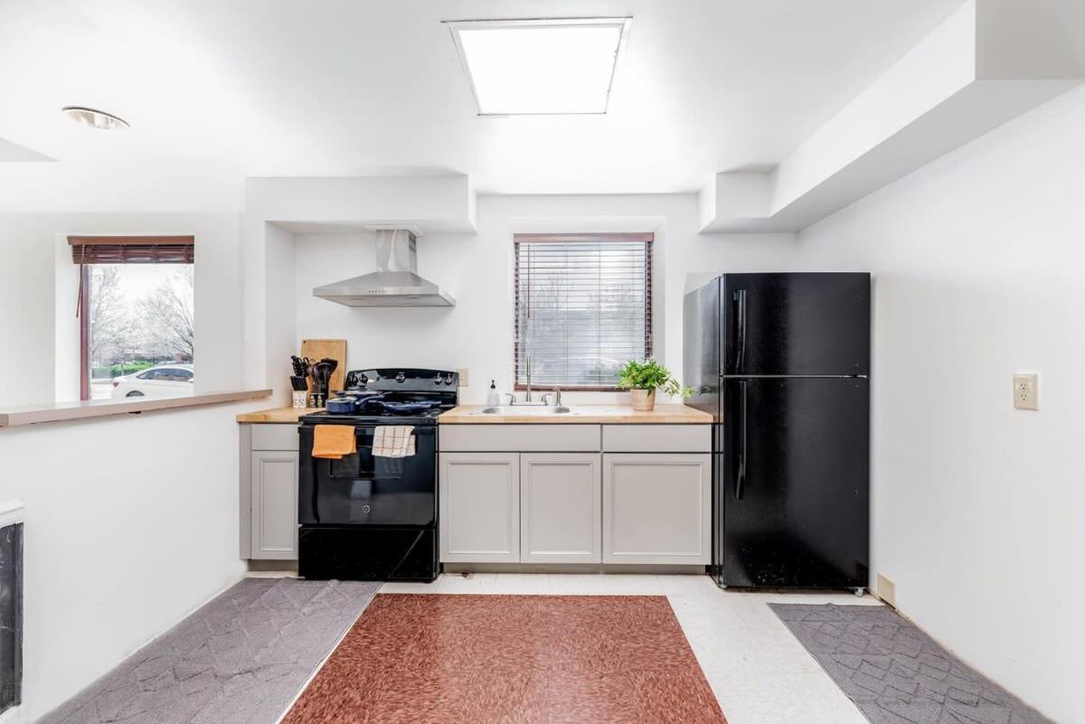 Cozysuites Cwe Stylish Queen With Microwave&Fridge Tower Grove Esterno foto